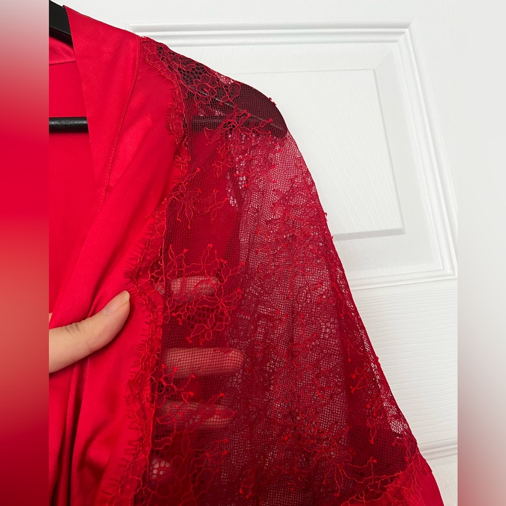Victoria’s Secret Satin Robe - Picture 4 of 6
